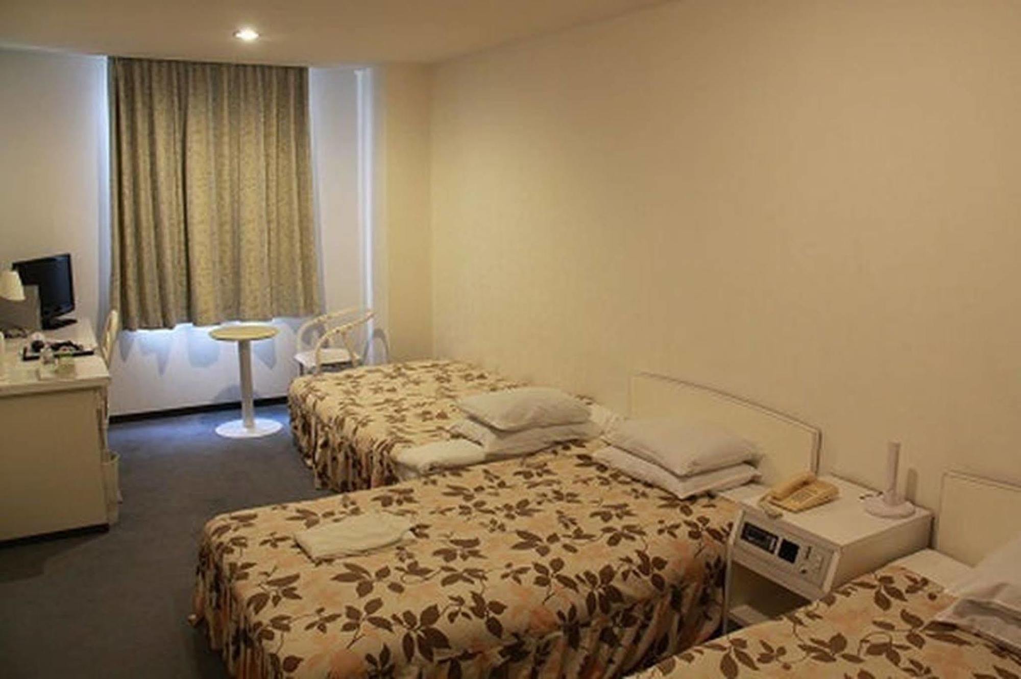Takamatsu Century Hotel Экстерьер фото